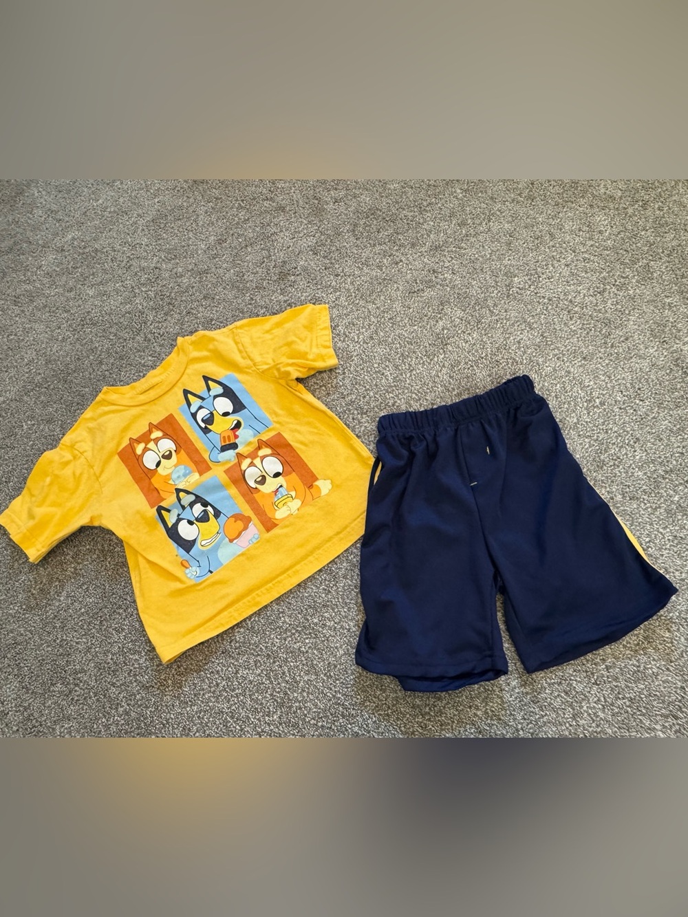 Bluey Bingo Dog yellow T-shirt & navy pull on Shorts Set Toddler Boy 4T